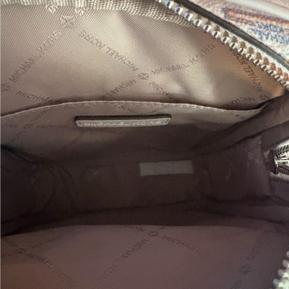 Michael Kors jet set White med Crossbody Bag NWT retail $398 SPECIAL EDITION - Picture 11 of 12